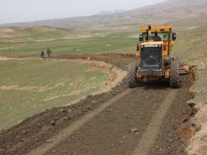 Özalp Belediyesi 2015 Yılı Yol Yapım Sezonunu Açtı