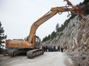 Karaisalı-kızıldağ Yolu Dinamitle Açılıyor