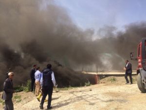 Şemdinli’de Depo Yangını