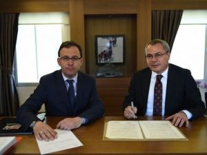 Spor Toto Tarafından Ardahan’da Yapılacak Olan 6 Halı Saha İçin Protokol İmzalandı