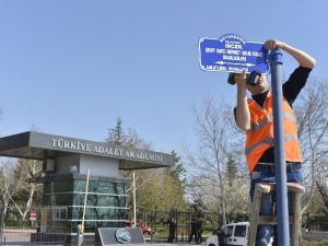 Yeni İsimlere Yeni Tabelalar