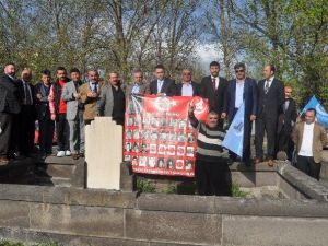 Ülkücü Şehit Maraşlıoğlu Kabri Başında Anıldı