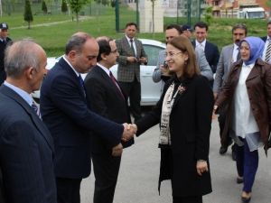 Bakan İslam, Eşinden Şiddet Gören Kadının Çağrısına Cevap Verdi