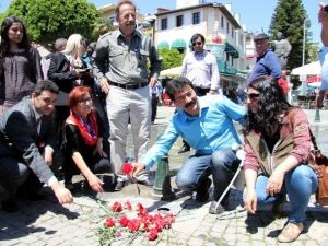 14 Yaşındaki Arif Koparan, 1 Mayıs Eyleminde Vurulduğu Yerde Anıldı