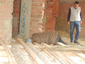 Minibüs Beklerken Kalp Krizi Geçirip Öldü