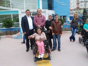 Bir Engelli Daha Sevindi