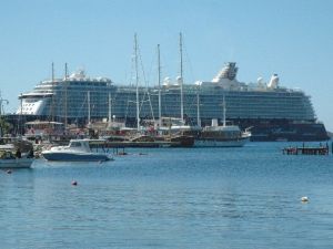 300 Metrelik Lüks Gemi Görenleri Hayrete Düşürdü