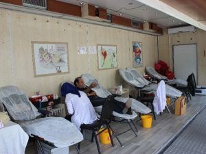 Kızılay Çarşamba’da Gönüllü Bağışçıları Bekliyor