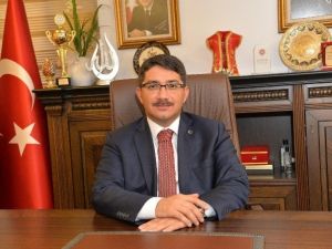 Başkan Çelik Emekçiler Gününü Kutladı