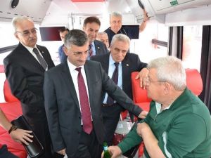 Kızılay’ın Yeni Kan Bağışı Aracı Manisa’da Hizmete Girdi