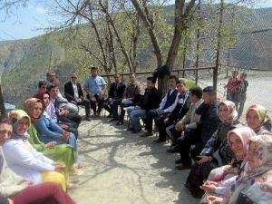 Fakülte Öğrencilerinden Örnek Kardeşlik Projesi