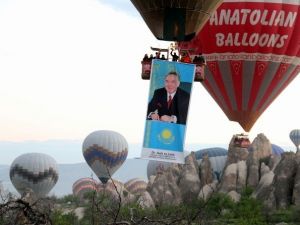 Nazarbayev’in Kazakistan’da Yeniden Cumhurbaşkanı Seçilmesi