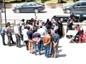 Suriyeli Ailelere Yardım Kartları Dağıtılıyor