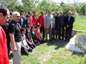 Milli Atlet Ahmet Aytar Mezarı Başında Anıldı