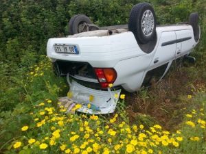 Otomobil Takla Atarak Ters Döndü