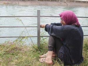 Ölmek İsteyen Yaşlı Kadını Lastikçi Kurtardı