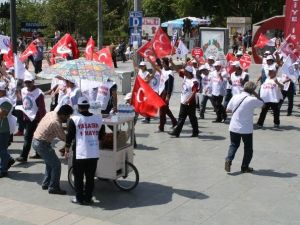 Antalya’da Olaysız 1 Mayıs Kutlamaları
