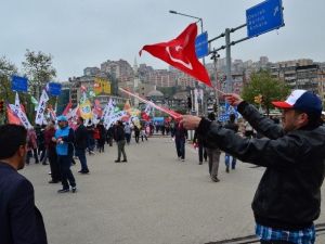 1 Mayıs’ta HDP’lilerle ’Bayrak’ Tartışması