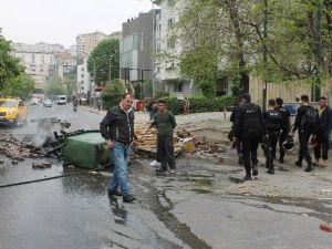 Eylemcilere Müdahale Eden Polise Anneden Tepki