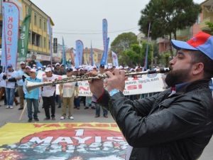 Önde Çifte Telli, Arkada Halay