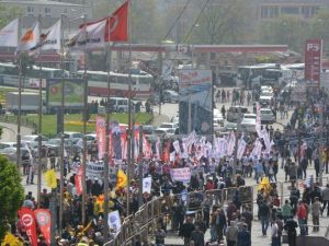 Bursa’da Polis Biber Gazı Değil Karanfil Attı