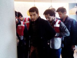 Taksim’de Kafede Pankart Açan 2 Kişiye Gözaltı