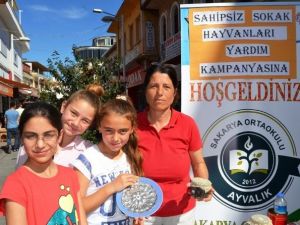 Minik Öğrencilerden Sokak Hayvanları İçin Anlamlı Kermes
