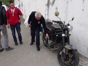 Çaldıkları Yarış Motorunu Çalıştıramayınca Bırakıp Kaçtılar