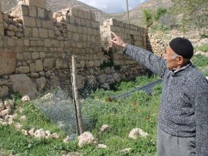 TEK Başına Yaşadığı Köye Kilise İstiyor