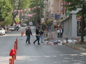 Eylemciler Dağıttı, Esnaf Yolları Temizledi