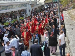 Giresun Günleri’nde Fındık Dağıtıldı