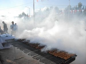 Belediye İşçileri İçin Kebap Tadında İşçi Bayramı