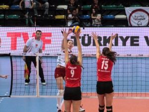 Galatasaray Daıkın, Vakıfbank’ı 3-2 Mağlup Etti