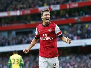 Mesut Özil, Premier Lig’de Ayın Futbolcusu Seçildi