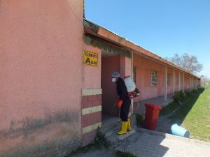 İlçede Okullar İlaçlanıyor