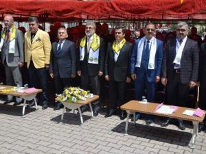 Bakan Yıldız’a Mezun Olduğu Okuldan Alınmayan Takdir Belgeleri Verildi