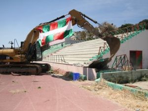 Karşıyaka Stadı’na İlk Kazma Vuruldu