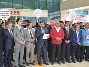 Sağlık Çalışanları ’Şiddeti’ Protesto Etti