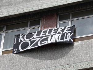 İzinsiz Asılan Pankart Kaldırıldı