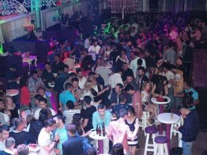 Somalı Aileler Bodrum’da Stres Attı