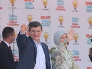 Başbakan Davutoğlu Osmaniye’de Bahçeli’yi Yuhalatmadı