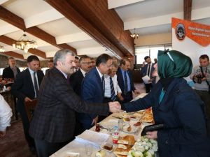 Büyükşehir Belediye Başkanı Çelik Muhtarlarla Bir Araya Geldi