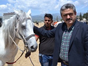Sümer Saha'sında 4. Rahvan At Yarışları Yapıldı