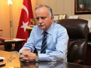 Bayraklı Şarkısını Arıyor