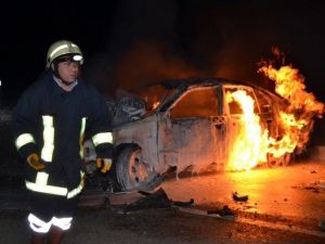 Takla Atan Otomobil Alev Alev Yandı