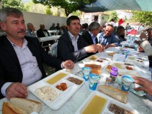 Heybeli Mahallesinde Hayır Yemeği