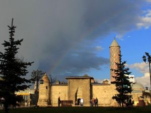 Erzurum Semalarında Yağmur Sonrası Gökkuşağı