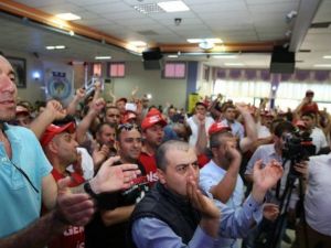 Buca’da Sendika Coşkusu Meydanlara Taştı