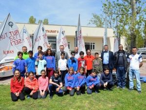 Erdek Kaymakamı Demirelli’den Yelken Kulübü Ziyareti