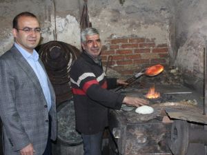 Özhan, Bakırcılar Çarşısı Esnafıyla Bir Araya Geldi